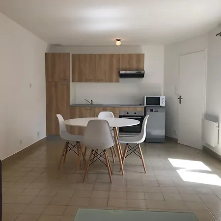 Chambre Dans Maison Centre-ville Thouars