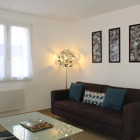 Chambre Dans Maison Centre-ville *